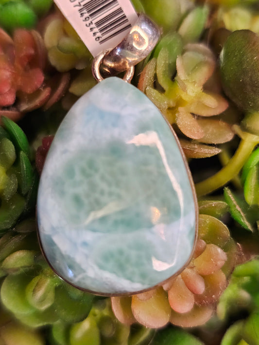 Larimar Pendanr from The Dominican Republic